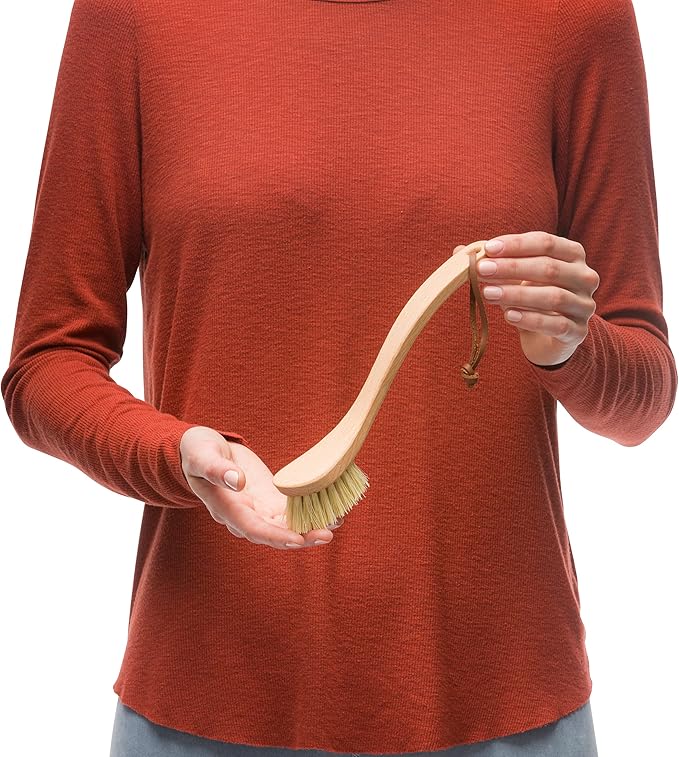 Redecker Curved Dish Brush, Strong Natural Tampico Fiber Bristles, Ergonomic Design with Oiled Beechwood Handle, 9-1/4 Inches, Single Unit, Made in Germany
