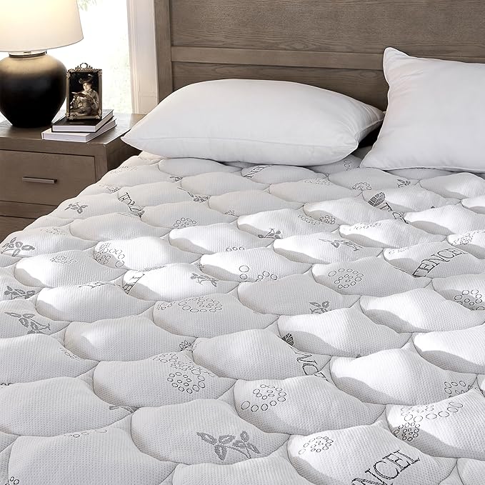 Softhour Padded Topper King Size 40% Tencel Blend Rayon from Bamboo and Polyester Filled Mattress Cover, Thick, Luxurious and Comfort Mattress Pad, Deep Pocket for 21" Mattress